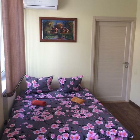 Room In The Guest House โอเดสซา ภายนอก รูปภาพ