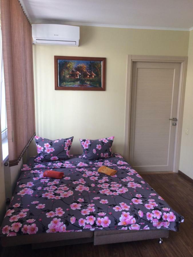 Room In The Guest House โอเดสซา ภายนอก รูปภาพ
